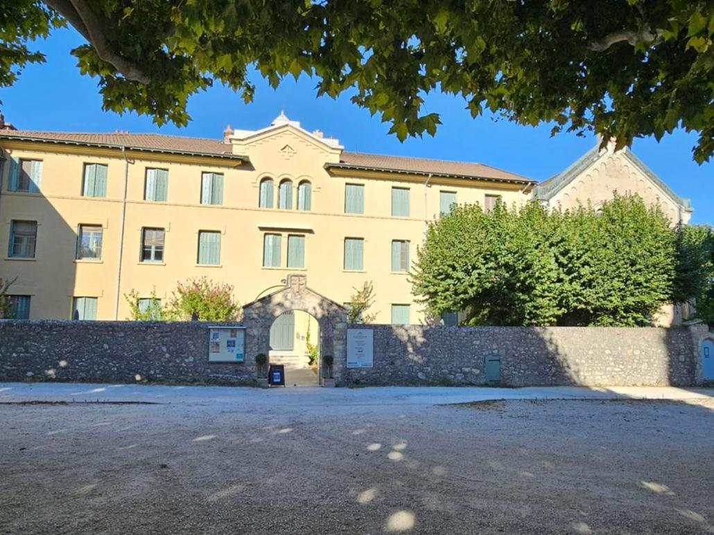 Gite D'Etape Et De Groupe Du Clos Saint Roch Viviers Εξωτερικό φωτογραφία